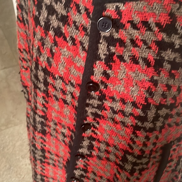 Vivienne Vivienne Tam red plaid cape - Picture 2 of 4